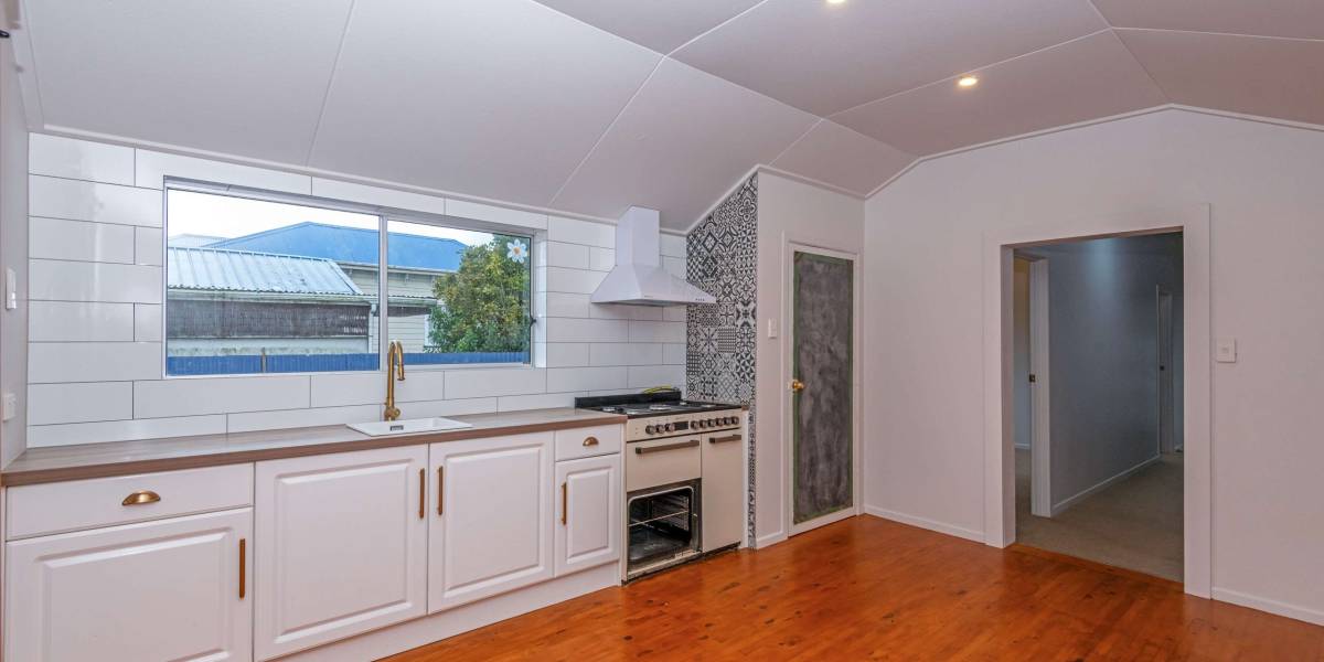 67 Grey St, Woodville, Tararua 4920 New Zealand