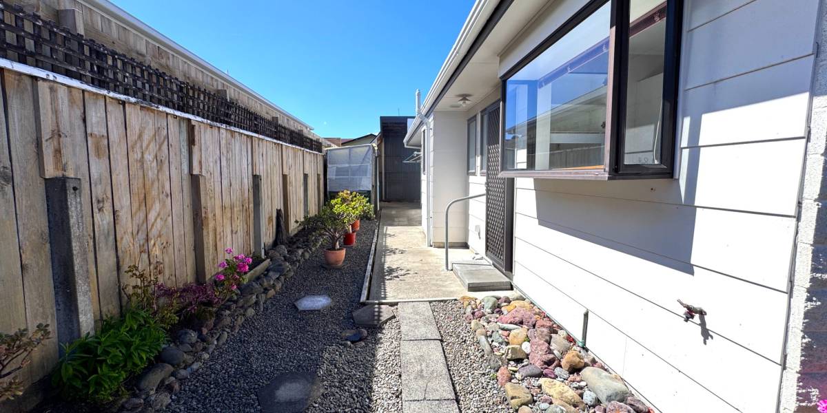 1 Pinedale Parade, Milson, Manawatu-Wanganui 4414 New Zealand
