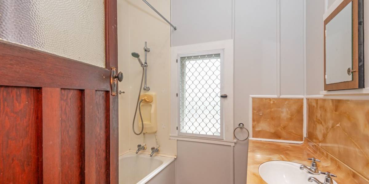 77 Shamrock St, Takaro, Manawatu-Wanganui 4412 New Zealand