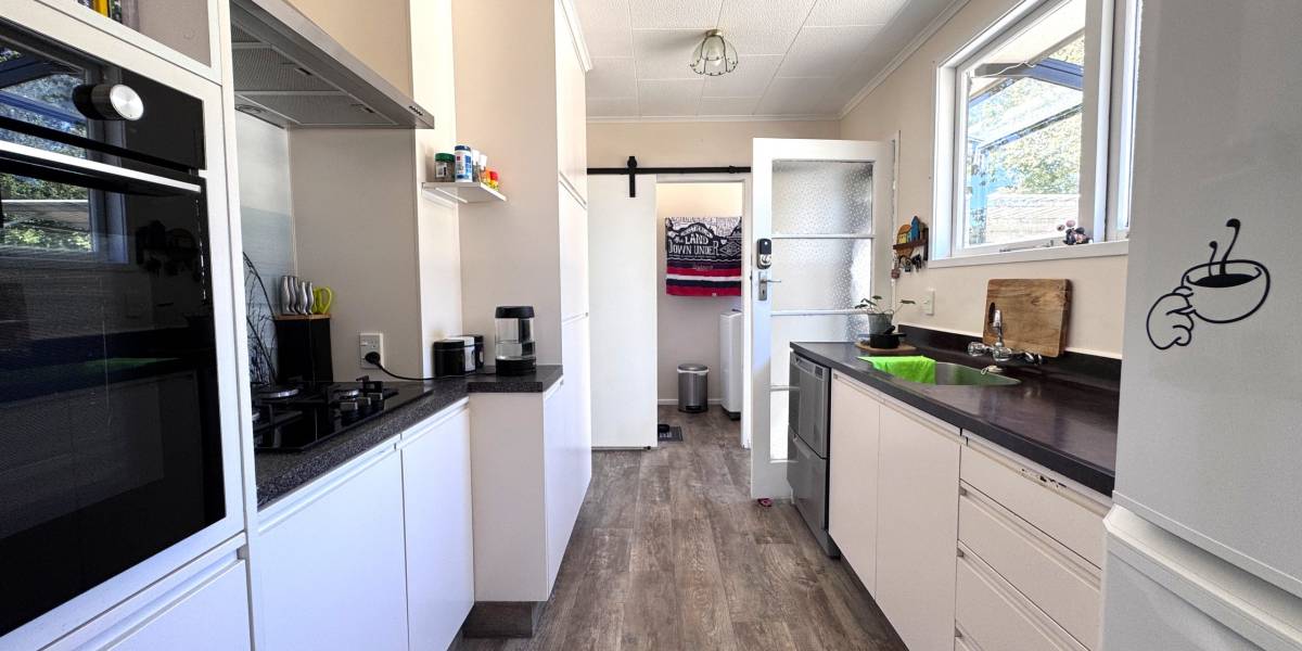 123 Monrad St, Highbury, Manawatu-Wanganui 4412 New Zealand