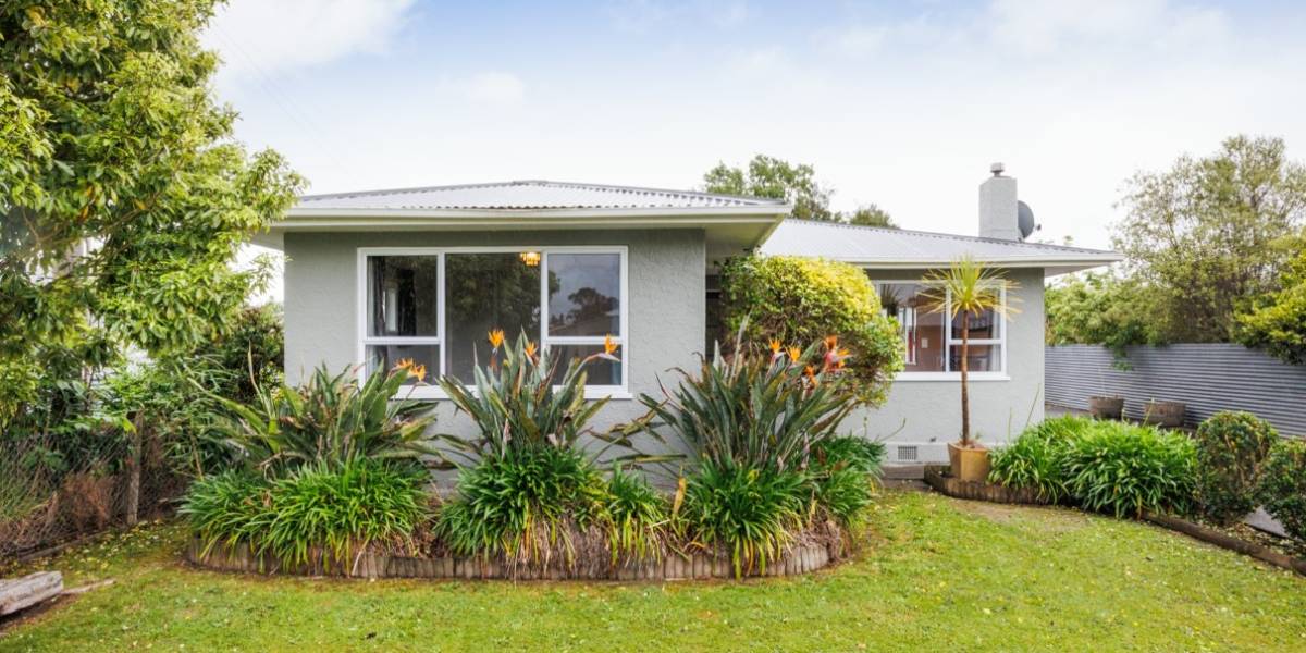 4 Eton Place, Terrace End, Palmerston North 4410
