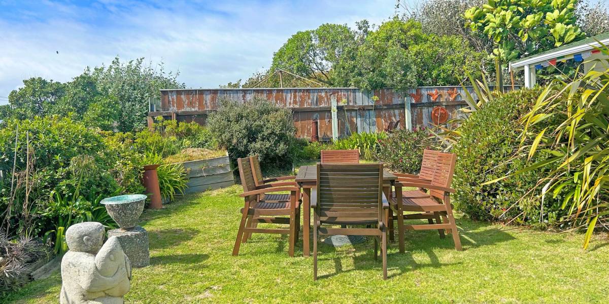 1a Field Way, Waikanae Beach, Wellington Region 5036 New Zealand