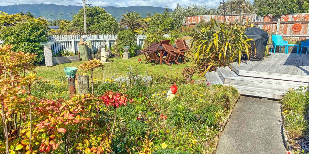 1a Field Way, Waikanae Beach, Wellington Region 5036 New Zealand