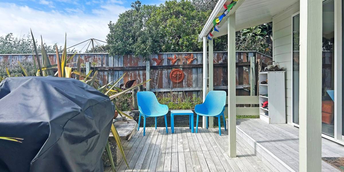 1a Field Way, Waikanae Beach, Wellington Region 5036 New Zealand