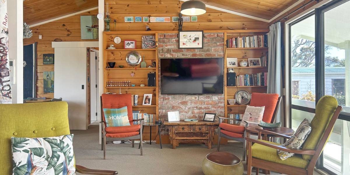 1a Field Way, Waikanae Beach, Wellington Region 5036 New Zealand