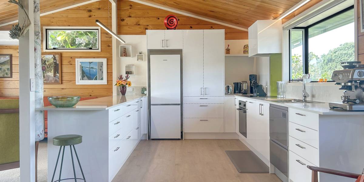 1a Field Way, Waikanae Beach, Wellington Region 5036 New Zealand