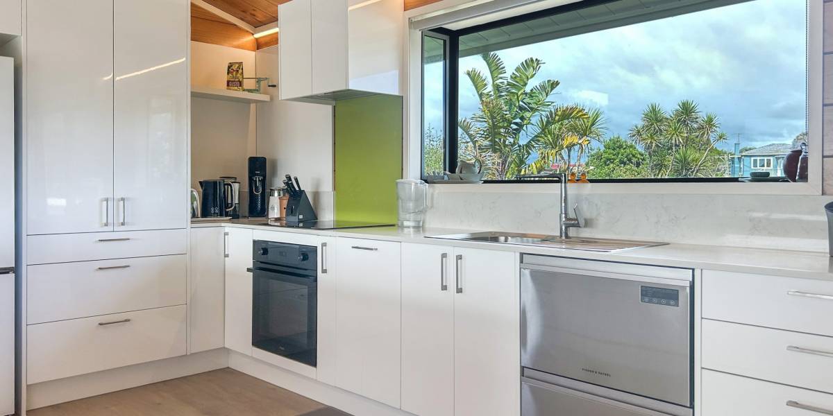 1a Field Way, Waikanae Beach, Wellington Region 5036 New Zealand