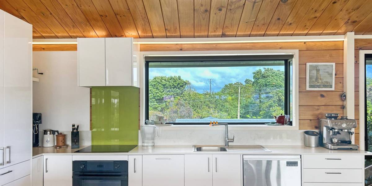 1a Field Way, Waikanae Beach, Wellington Region 5036 New Zealand