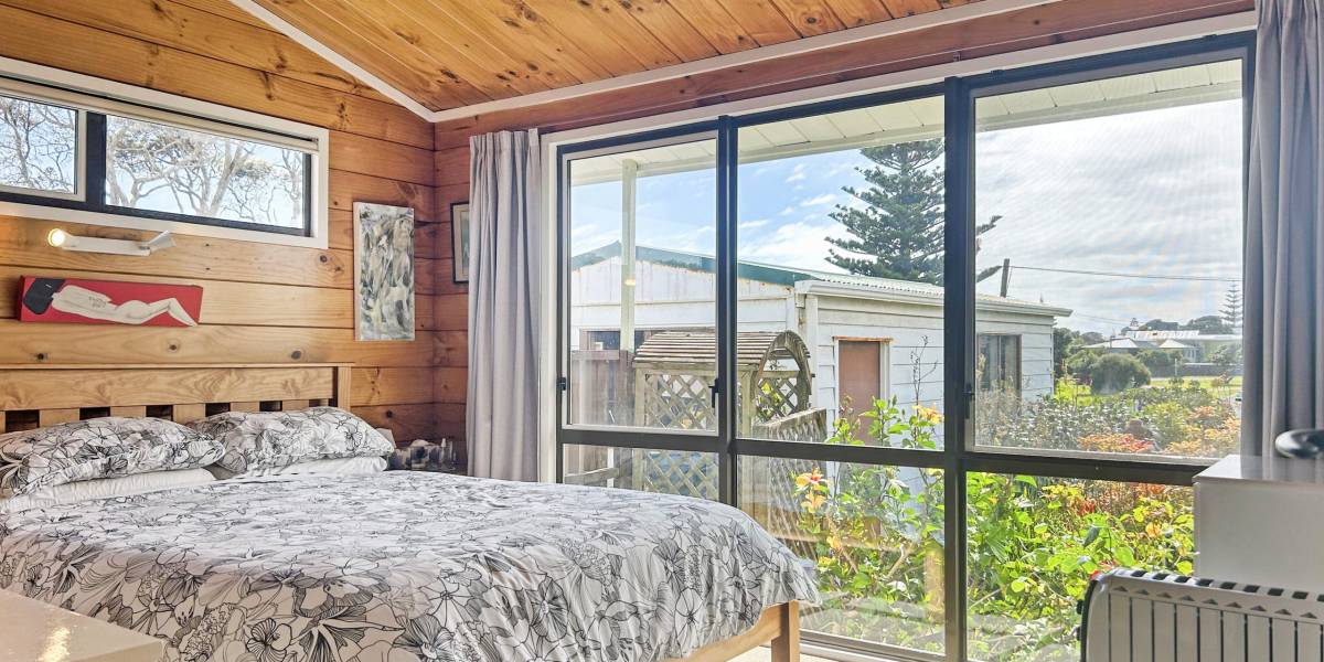 1a Field Way, Waikanae Beach, Wellington Region 5036 New Zealand