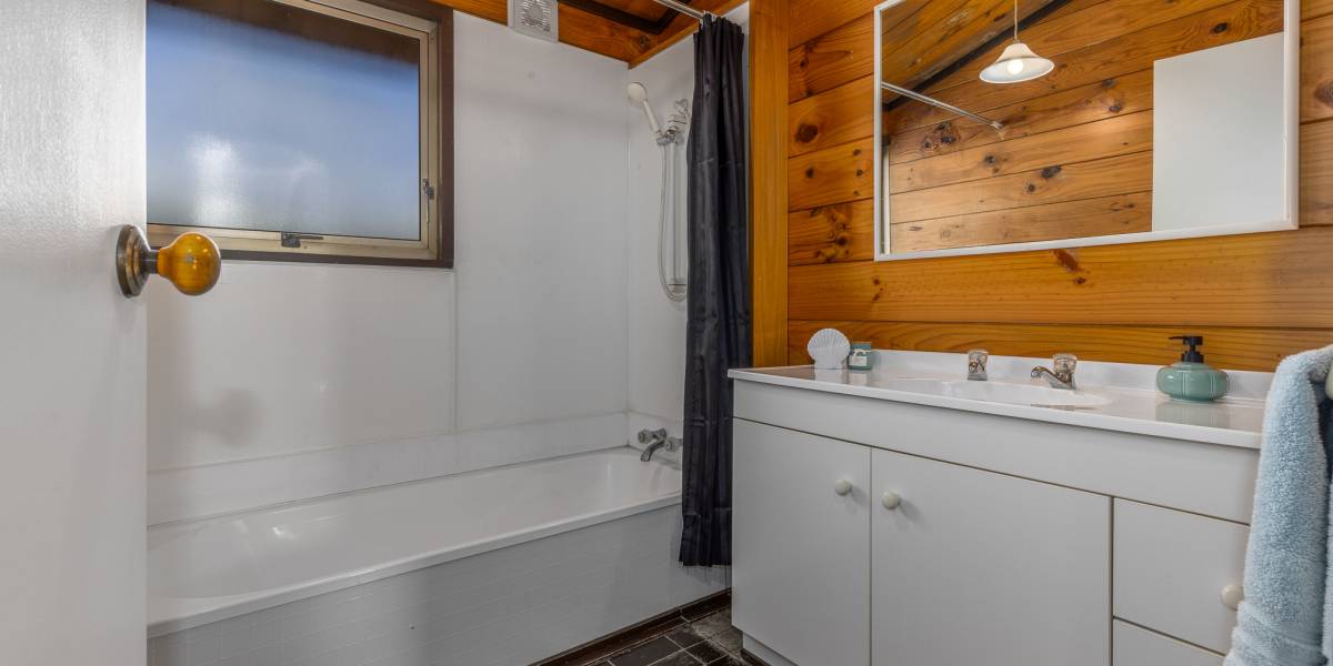 7 Kanawa St, Waikanae, Wellington Region 5036 New Zealand