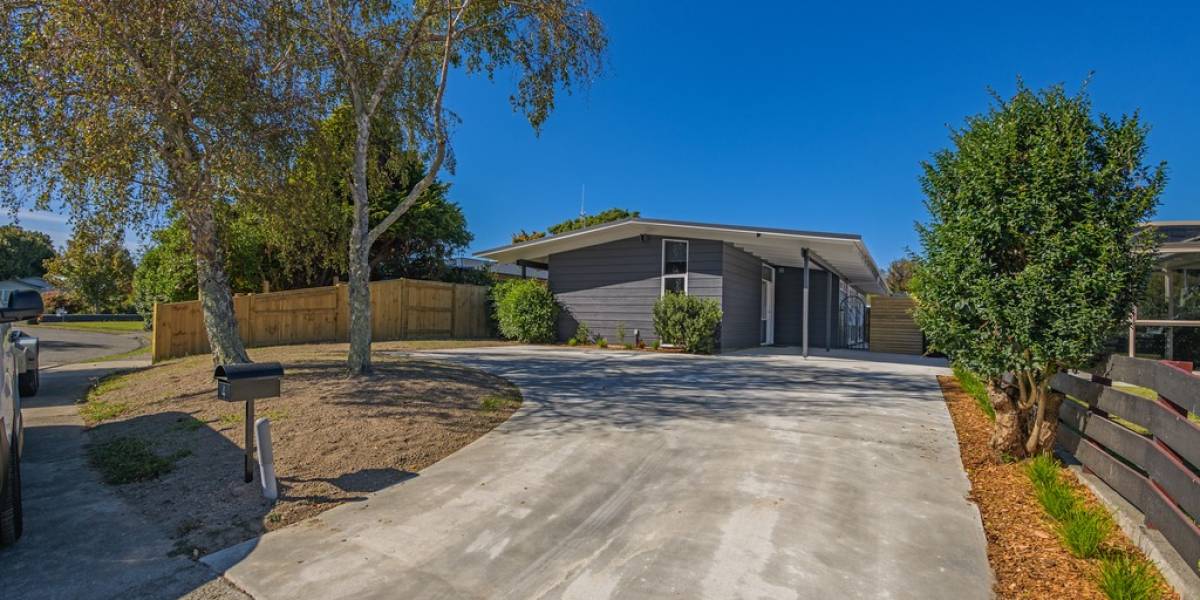 4 Viscount Pl, West End, Manawatu-Wanganui 4412 New Zealand