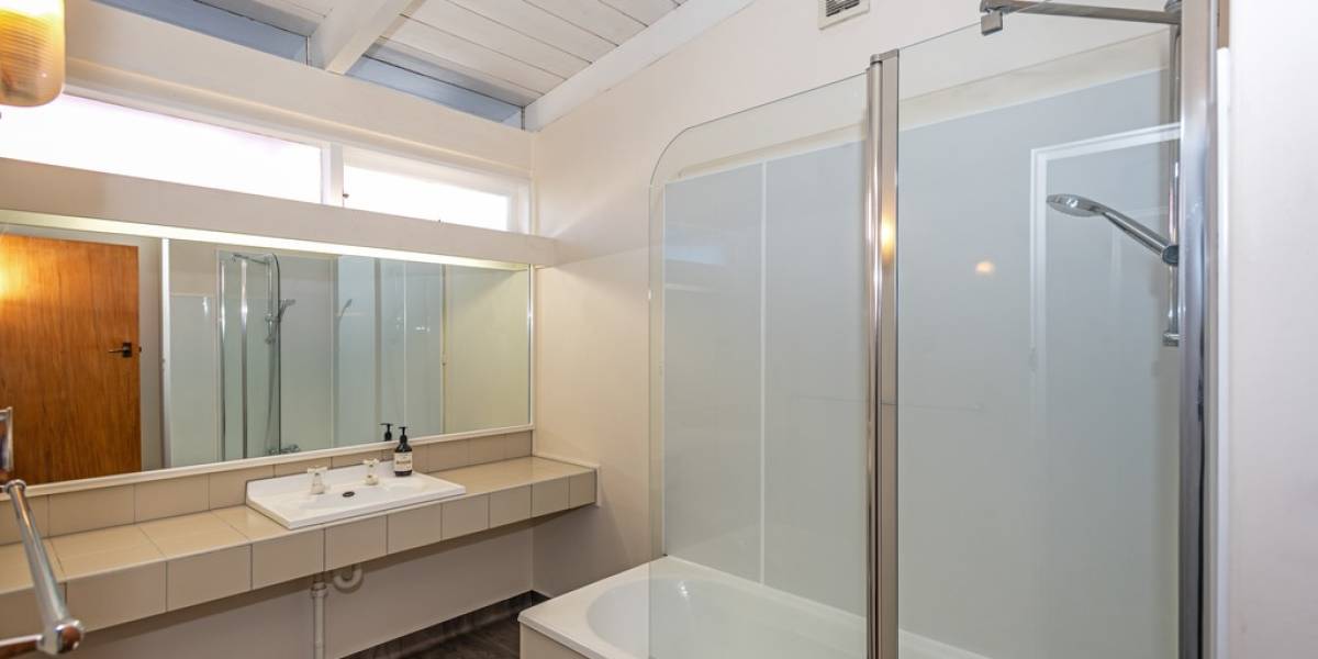 4 Viscount Pl, West End, Manawatu-Wanganui 4412 New Zealand