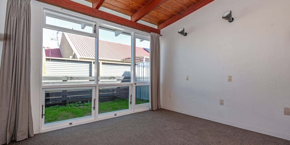 4 Viscount Pl, West End, Manawatu-Wanganui 4412 New Zealand
