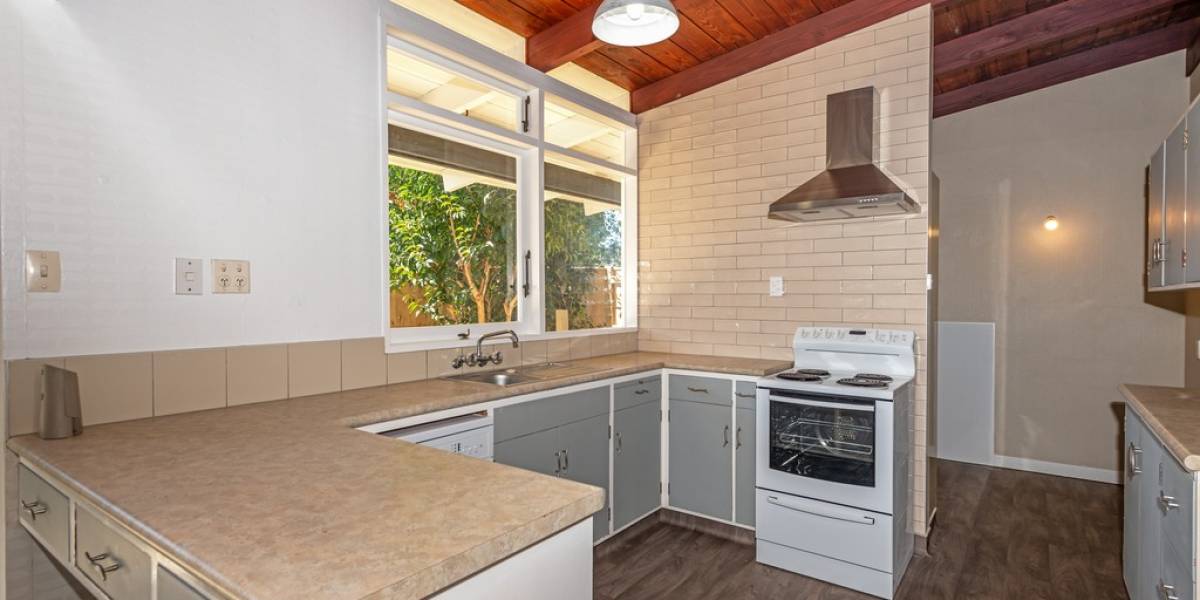 4 Viscount Pl, West End, Manawatu-Wanganui 4412 New Zealand