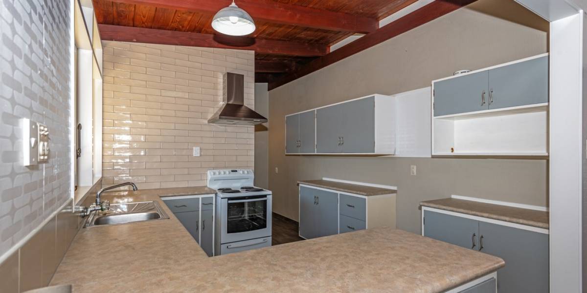 4 Viscount Pl, West End, Manawatu-Wanganui 4412 New Zealand