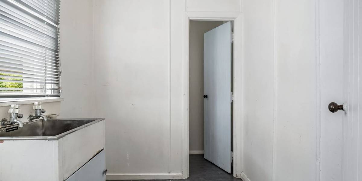 B/9 Worcester Street, West End, Manawatu-Wanganui 4410 New Zealand