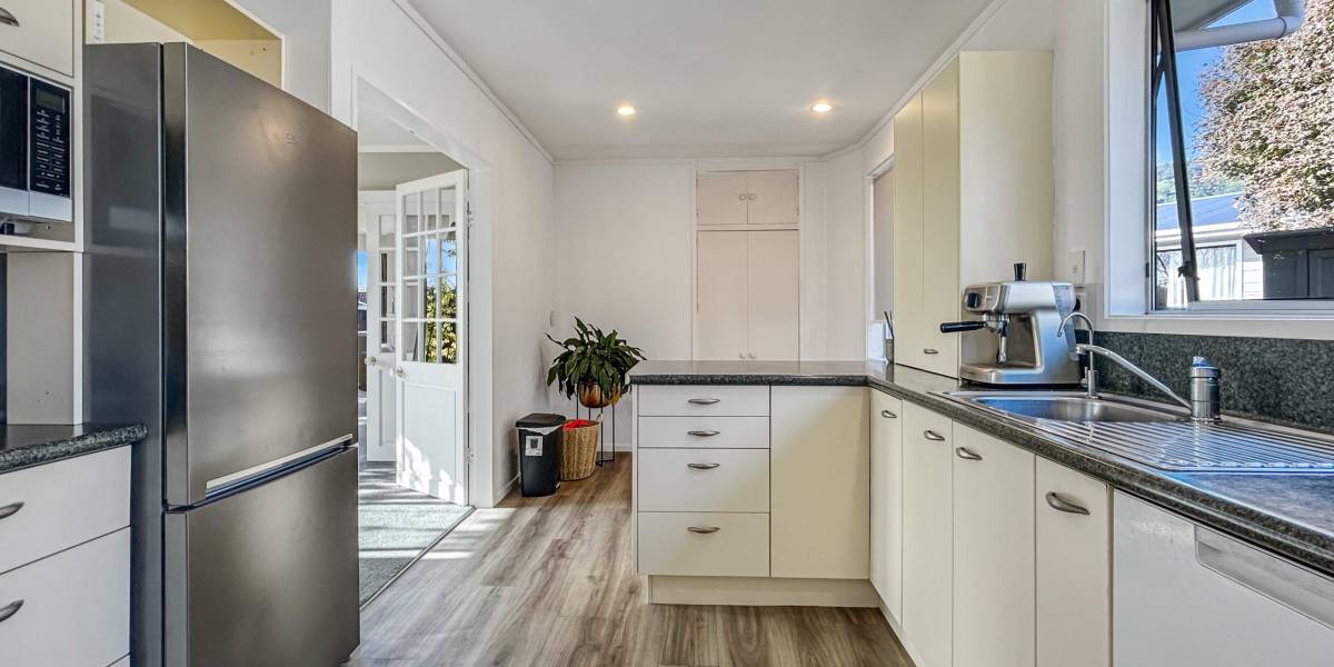 50 Sylvan Ave, Waikanae, Wellington Region 5036 New Zealand