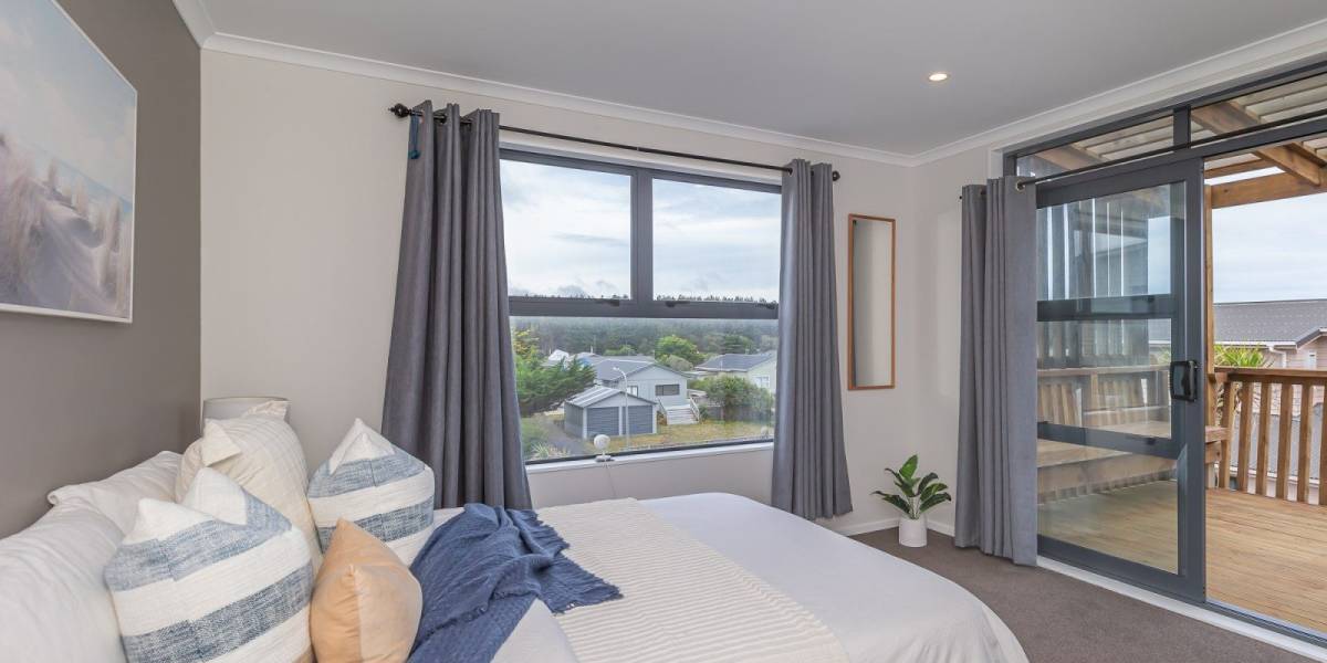 6 Arataki Grove, Waitarere Beach,  5510 New Zealand