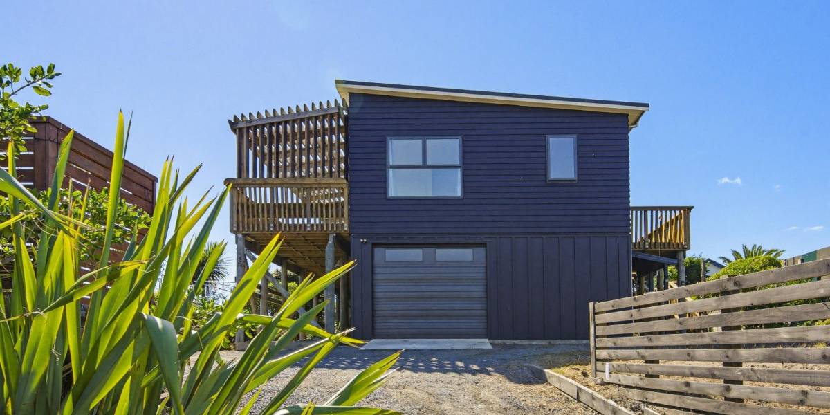 6 Arataki Grove, Waitarere Beach,  5510 New Zealand