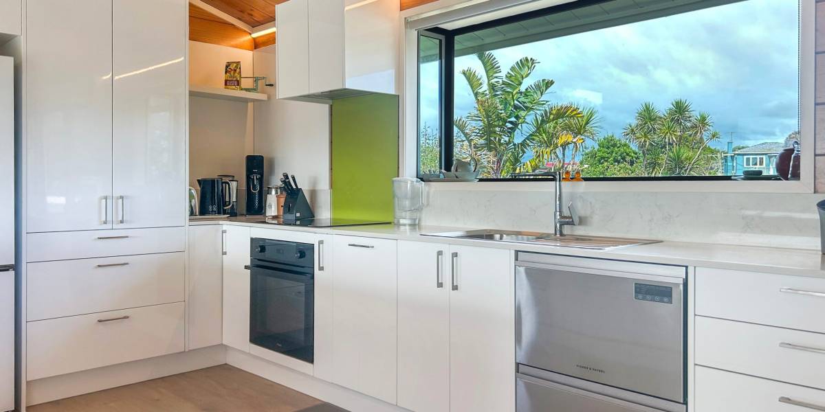 1a Field Way, Waikanae Beach, Wellington Region 5036 New Zealand