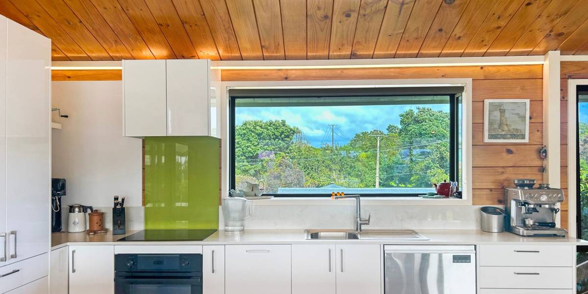 1a Field Way, Waikanae Beach, Wellington Region 5036 New Zealand