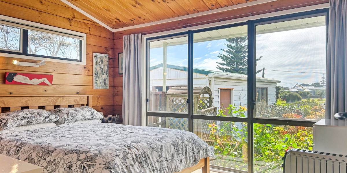 1a Field Way, Waikanae Beach, Wellington Region 5036 New Zealand