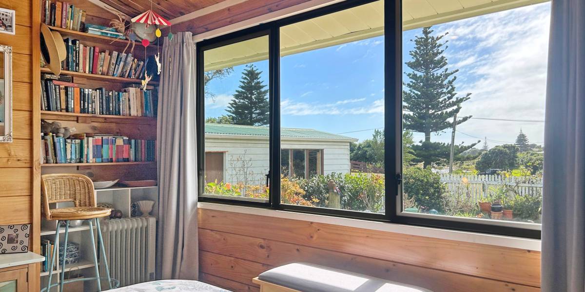 1a Field Way, Waikanae Beach, Wellington Region 5036 New Zealand