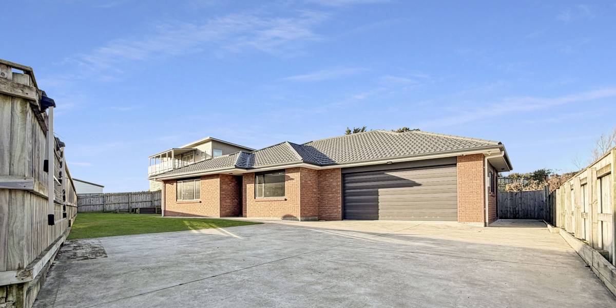 10 Malthus Pl, Foxton Beach, Manawatū-Whanganui Region 4815 New Zealand