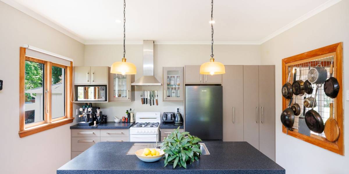 12 Poole St, Feilding, Manawatū-Whanganui Region 4702 New Zealand
