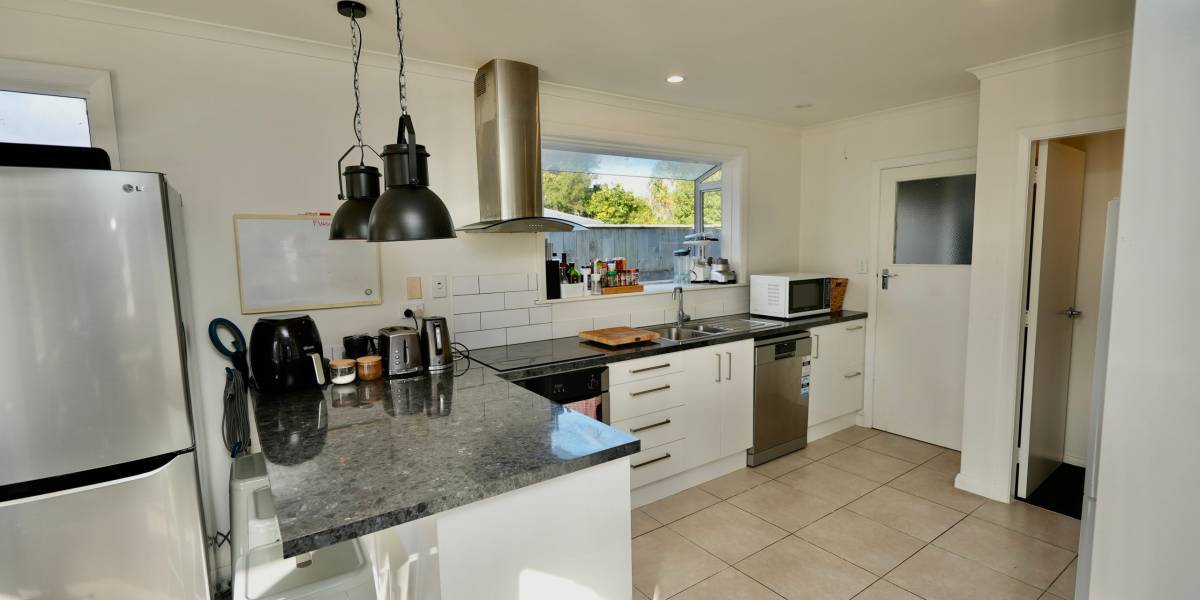 40 Park Rd, West End, Manawatu-Wanganui 4412 New Zealand