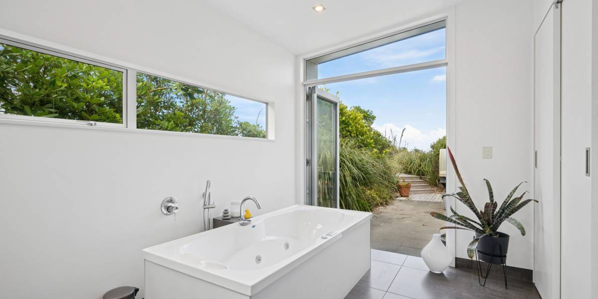 14 Beachview Grove, Peka Peka, Wellington Region 5391 New Zealand