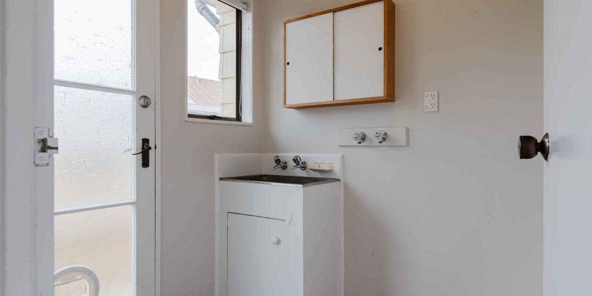 12 Escort Grove, Awapuni, Manawatu / Whanganui 4412 New Zealand